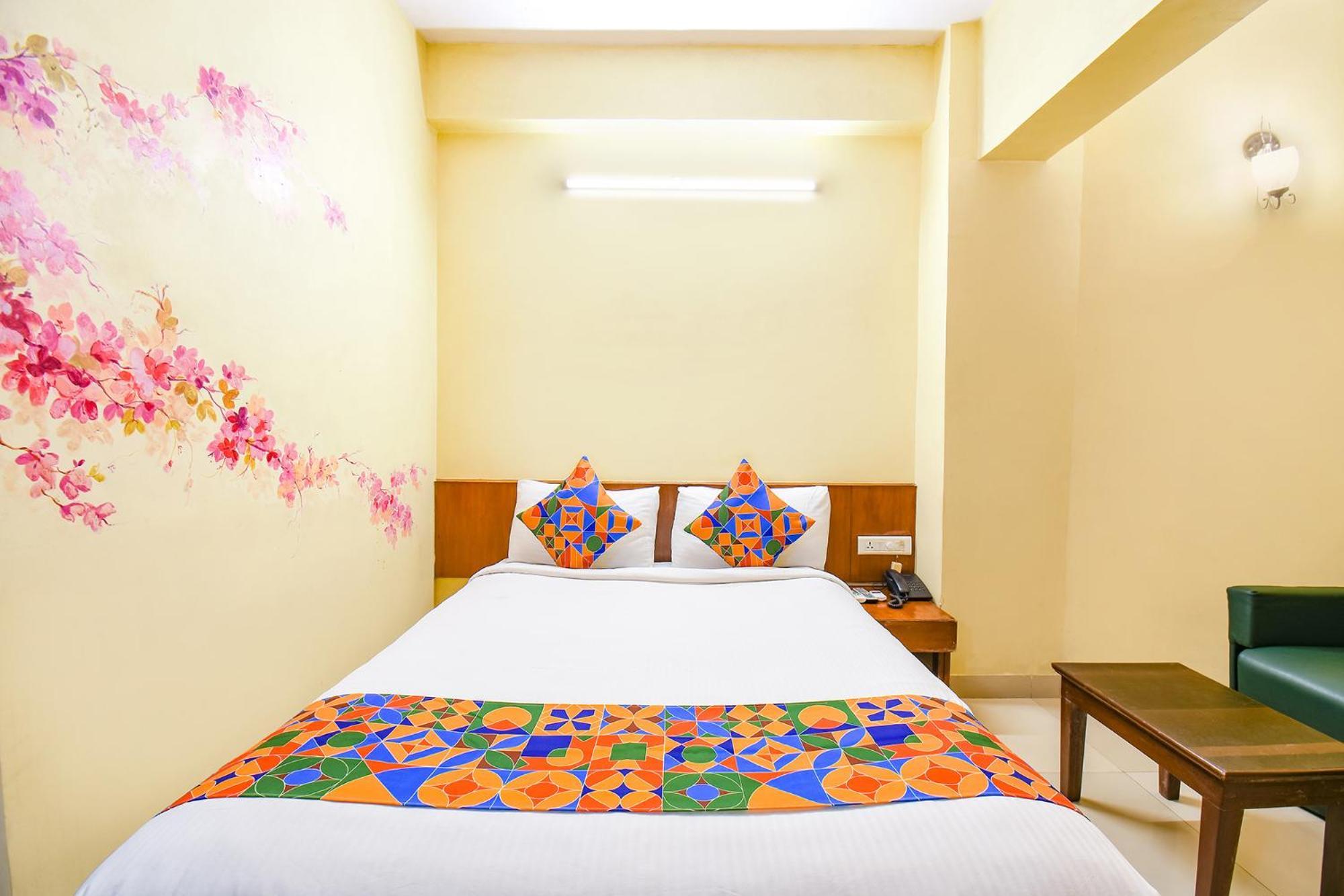 Fabhotel Prime Yash Residency - Nr Lonavala Railway Station מראה חיצוני תמונה