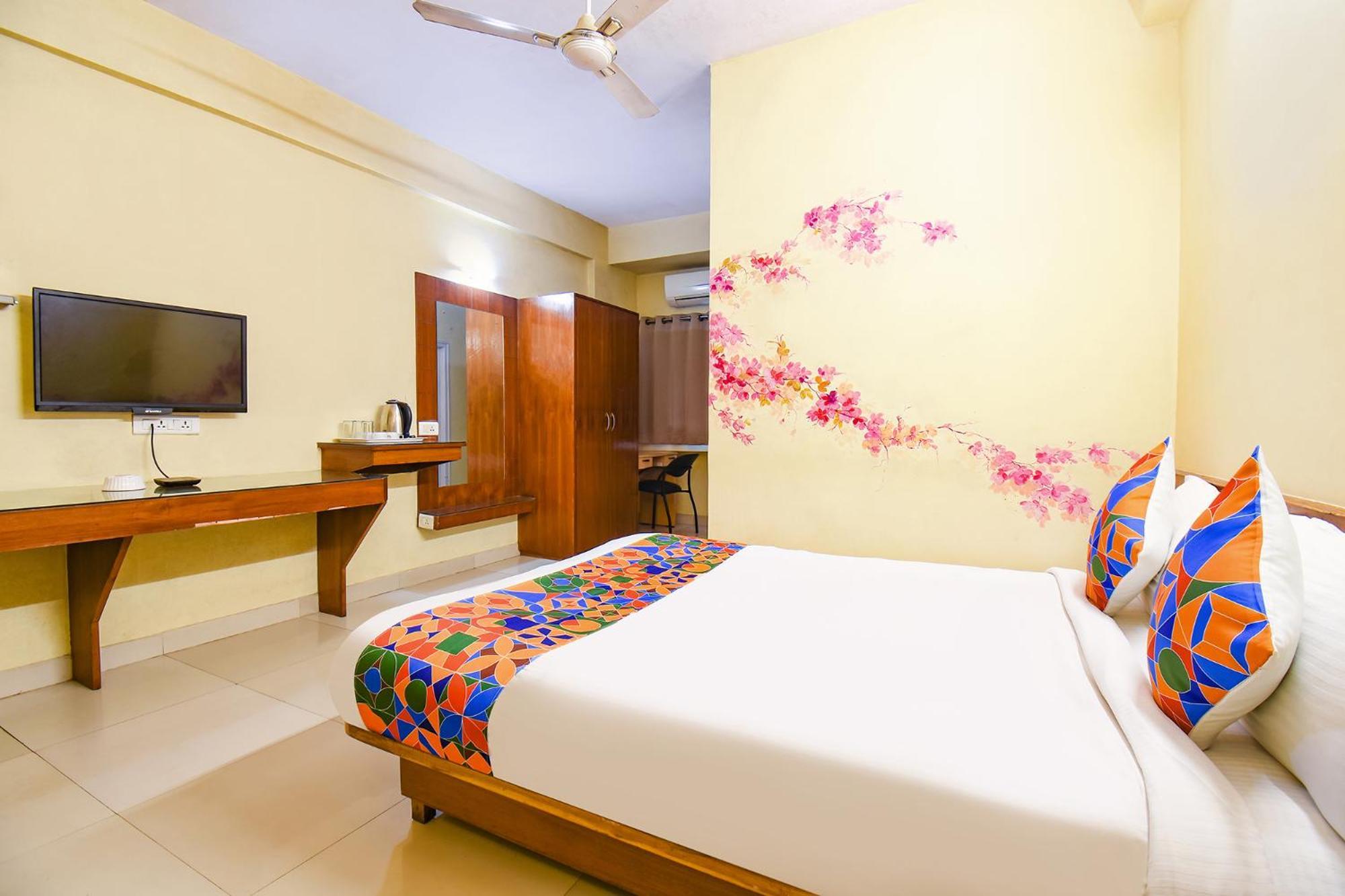 Fabhotel Prime Yash Residency - Nr Lonavala Railway Station מראה חיצוני תמונה